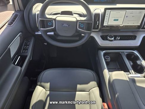 New 2026 Ford Expedition Active RWD image 9