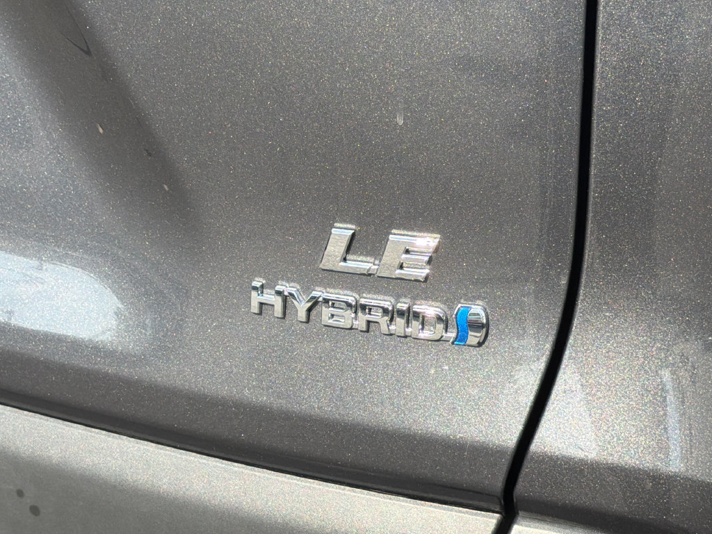 Used 2024 Toyota RAV4 LE AWD/4WD image 5