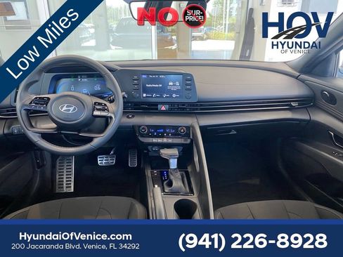 Certified 2025 Hyundai Elantra Sport FWD image 36
