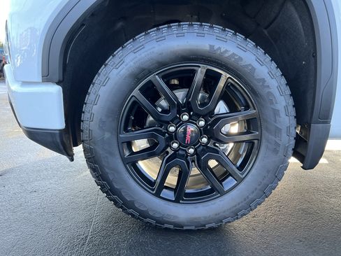 Used 2025 GMC Sierra 1500 Pro w/ Graphite Edition image 10