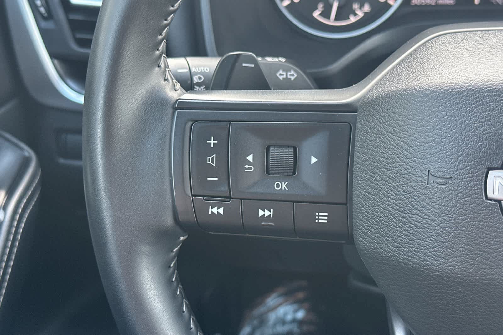Used 2025 Nissan Rogue SV AWD/4WD image 26