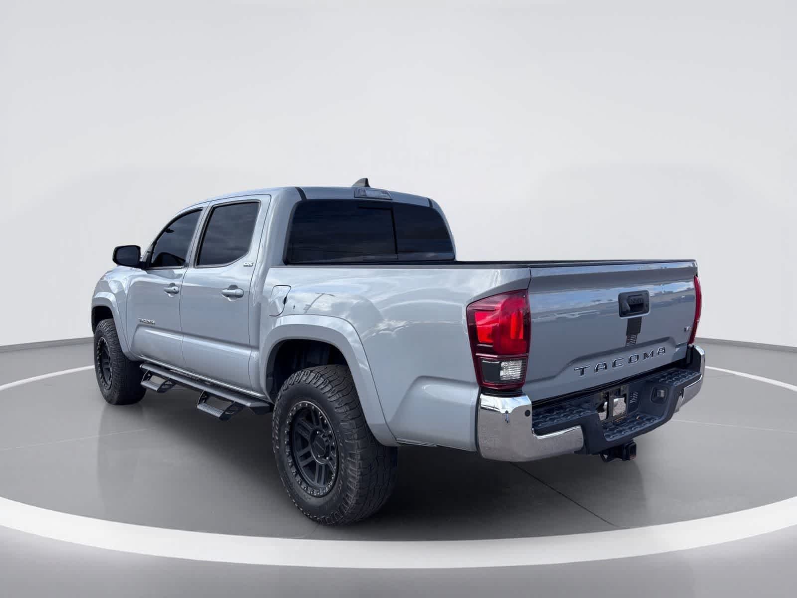 Used 2021 Toyota Tacoma SR5 RWD image 4