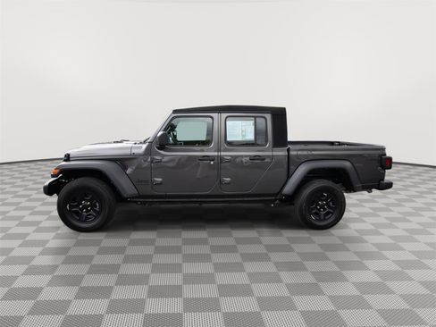 Used 2024 Jeep Gladiator Sport AWD/4WD image 9