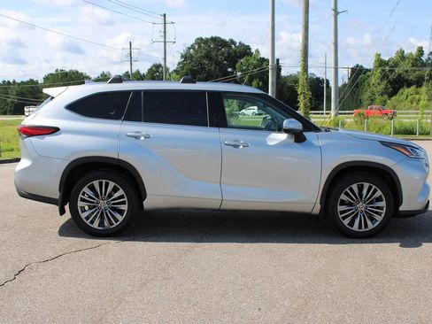 Used 2020 Toyota Highlander Platinum AWD/4WD image 20