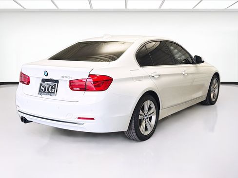 Used 2017 BMW 330i Sedan image 4