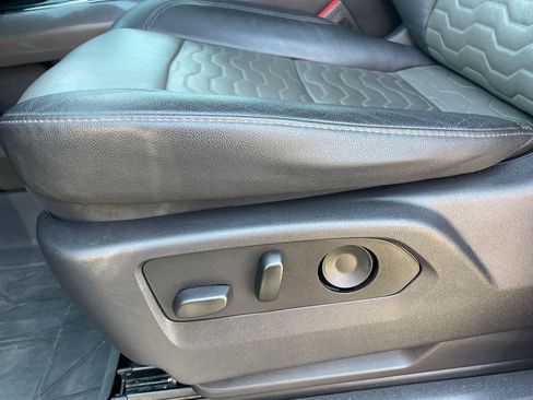 Used 2024 Chevrolet Silverado 1500 ZR2 w/ Technology Package AWD/4WD image 10