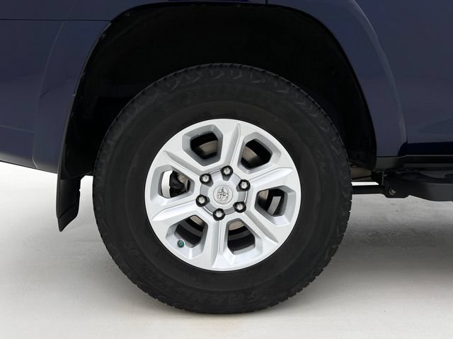 Used 2021 Toyota 4Runner SR5 AWD/4WD image 29