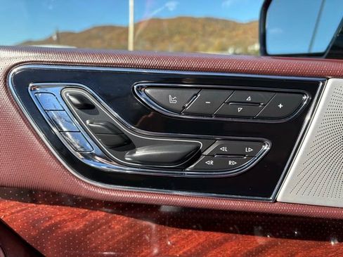 Used 2020 Lincoln Navigator L Black Label w/ Cargo Convenience Package image 26