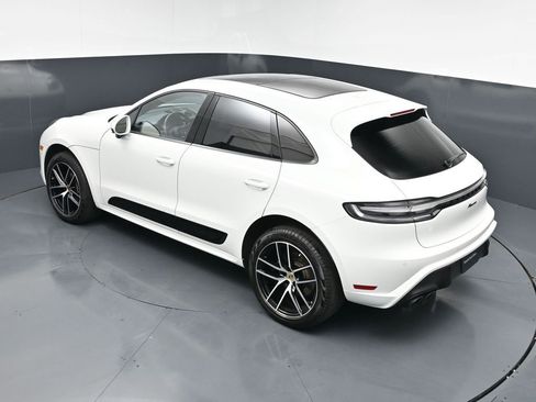 Used 2025 Porsche Macan AWD/4WD image 15