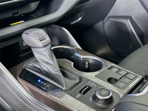 Used 2023 Toyota Highlander Platinum image 16