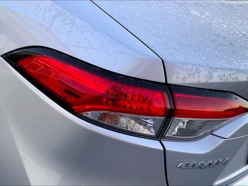 Used 2025 Toyota Corolla LE image 27