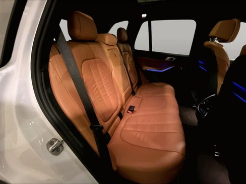 Used 2019 BMW X5 xDrive40i w/ Convenience Package AWD/4WD image 19