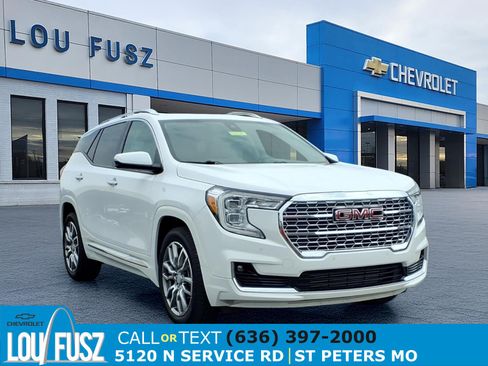 Used 2023 GMC Terrain Denali AWD/4WD image 1