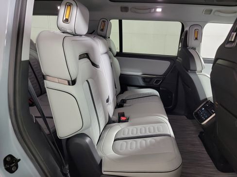 Used 2024 Rivian R1S Adventure AWD/4WD image 23