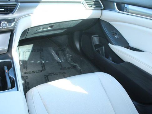 Used 2018 Honda Accord Sedan image 17