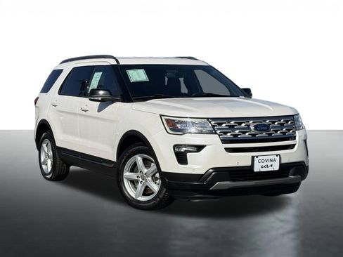 Used 2018 Ford Explorer XLT w/ Equipment Group 202A image 2