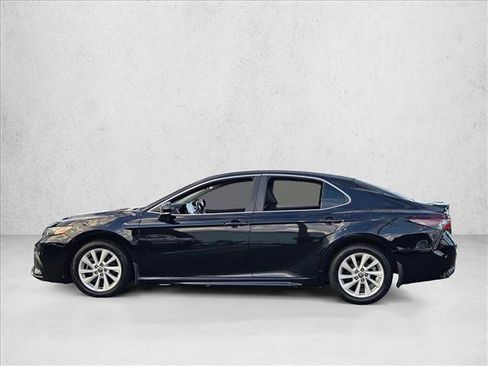 Used 2022 Toyota Camry SE FWD image 8