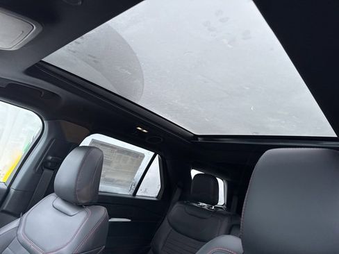 New 2026 Ford Explorer ST-Line w/ ST-Line Street Pack image 19