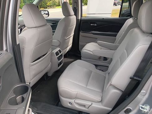 Used 2022 Honda Pilot Touring image 18
