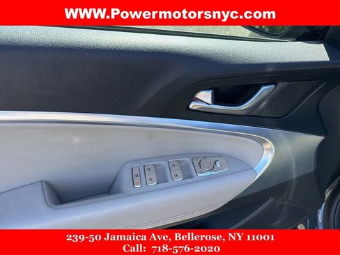 Used 2023 Genesis G70 2.0T image 27