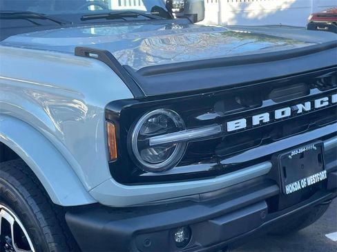 Used 2022 Ford Bronco Outer Banks image 8