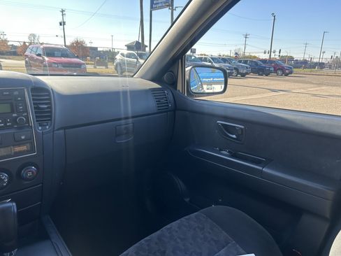 Used 2008 Kia Sorento LX w/ Sport Pkg image 15