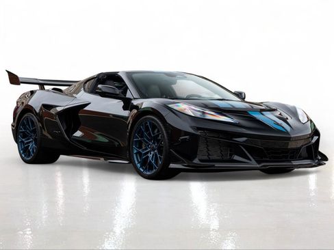 Used 2026 Chevrolet Corvette ZR1 w/ ZR1 Carbon Fiber Aero Package RWD image 8