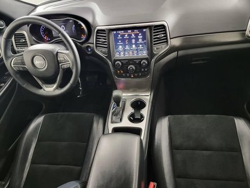 Used 2018 Jeep Grand Cherokee Altitude AWD/4WD image 32