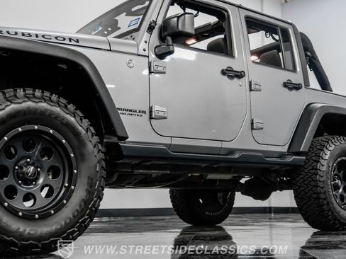 Used 2015 Jeep Wrangler Unlimited Rubicon w/ Connectivity Group image 24