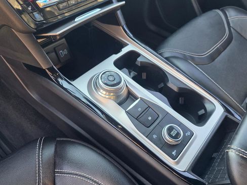 Used 2022 Ford Explorer ST w/ ST Street Pack image 10