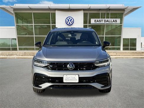 Certified 2023 Volkswagen Tiguan SE R-Line image 5
