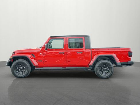 Used 2021 Jeep Gladiator Sport image 4