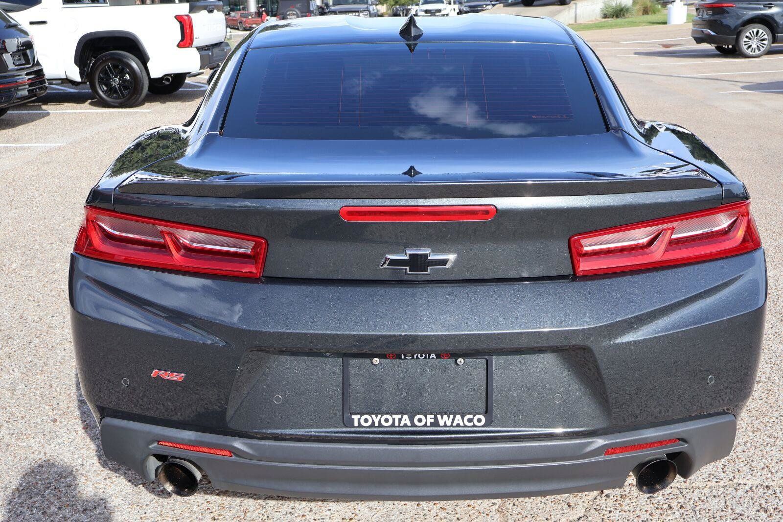 Used 2018 Chevrolet Camaro LT RWD image 4