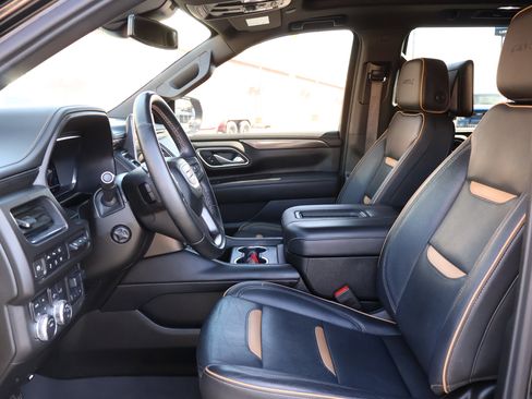 Used 2024 GMC Yukon AT4 w/ Technology Package image 12