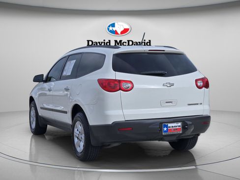 Used 2012 Chevrolet Traverse LS FWD image 4