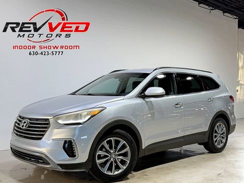 Used 2017 Hyundai Santa Fe SE image 1