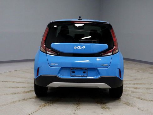 Used 2025 Kia Soul EX image 11