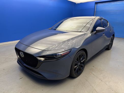 Used 2021 MAZDA MAZDA3 s image 4