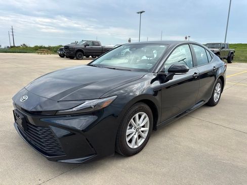 Used 2026 Toyota Camry LE FWD image 11