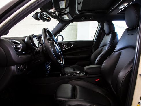 Used 2017 MINI Cooper Clubman image 11
