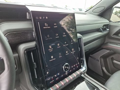 Certified 2025 GMC Yukon AT4 Ultimate AWD/4WD image 29