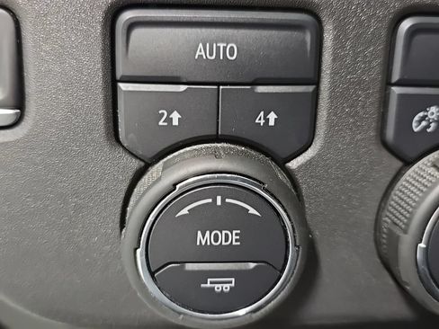 Used 2024 Chevrolet Silverado 1500 LT AWD/4WD image 31