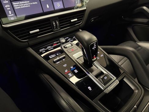 Used 2020 Porsche Cayenne image 22