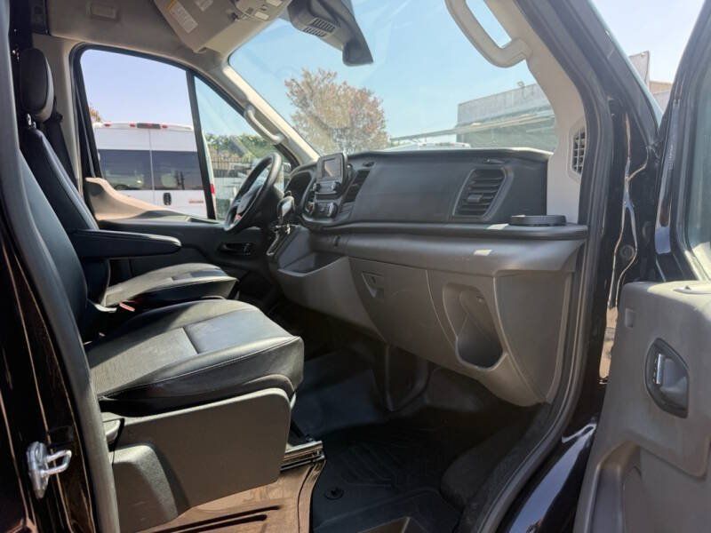 Used 2025 Ford Transit 250 148 Medium Roof RWD image 8