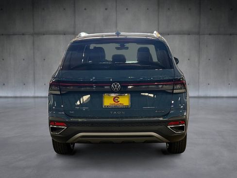 Used 2025 Volkswagen Taos SE image 4