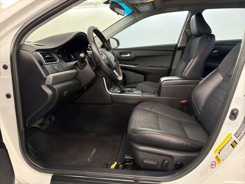 Used 2015 Toyota Camry SE image 23