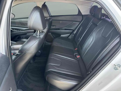 Used 2023 Hyundai Elantra Limited FWD image 11