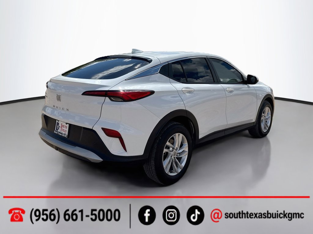 Used 2025 Buick Envista Sport Touring w/ Convenience II Package FWD image 8