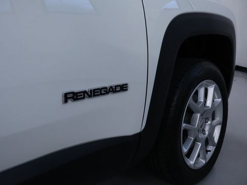 Used 2023 Jeep Renegade Latitude image 10