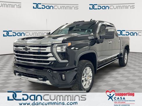 Used 2024 Chevrolet Silverado 3500 High Country w/ High Country Premium Package AWD/4WD image 1
